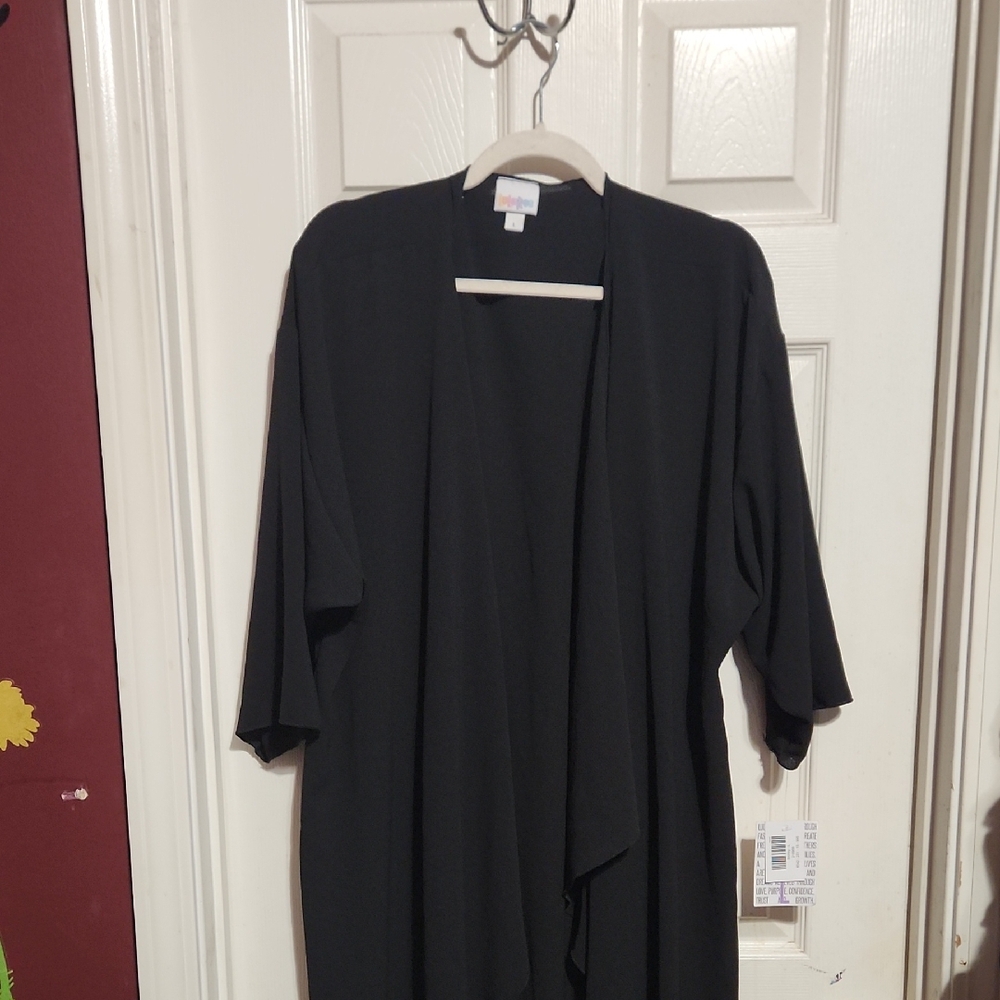 LuLaRoe Black Shirley Size Large